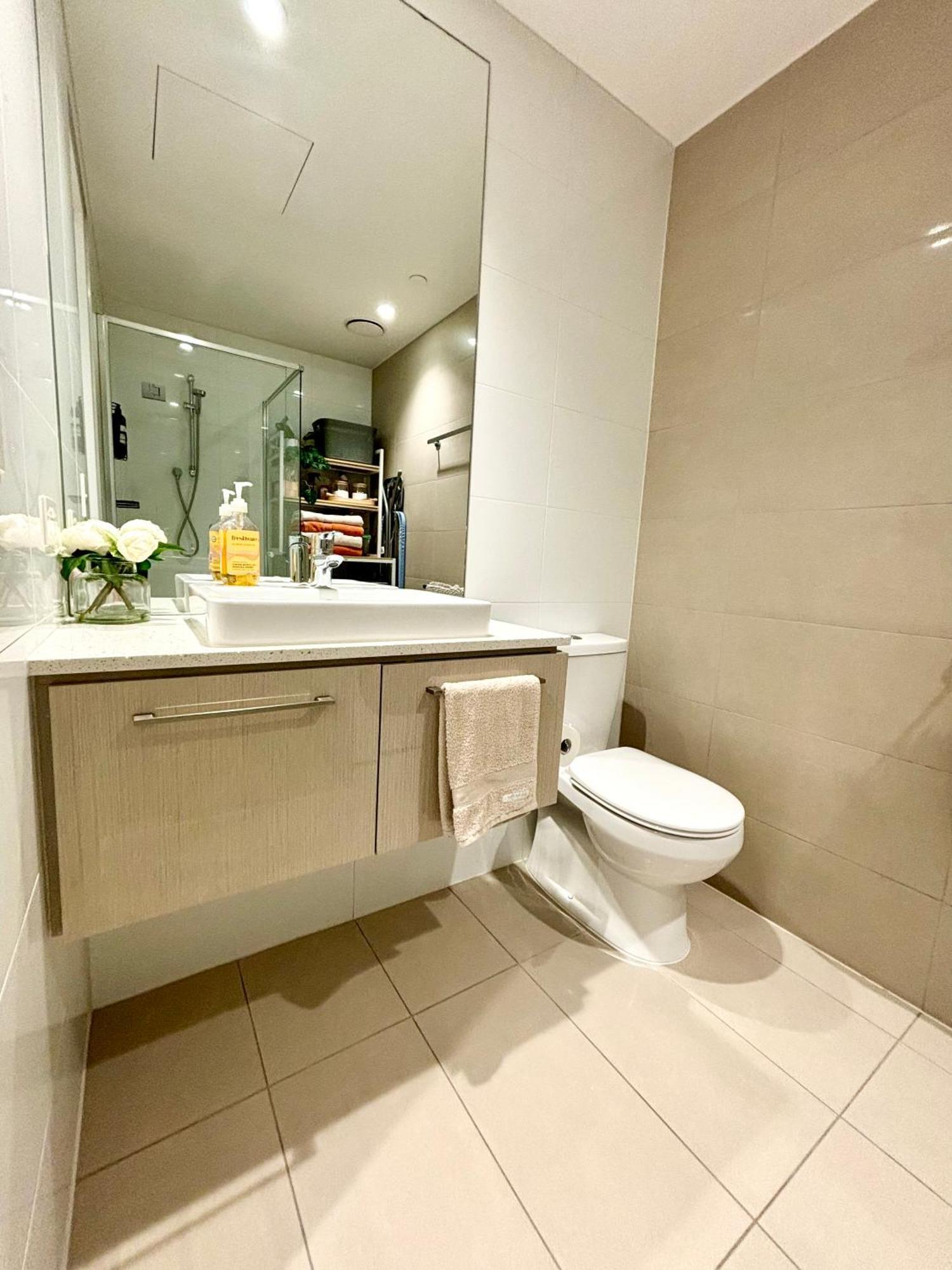 Lonsdale St Luxury Cbd Family Apartment With Free Parking Melbourne Eksteriør billede